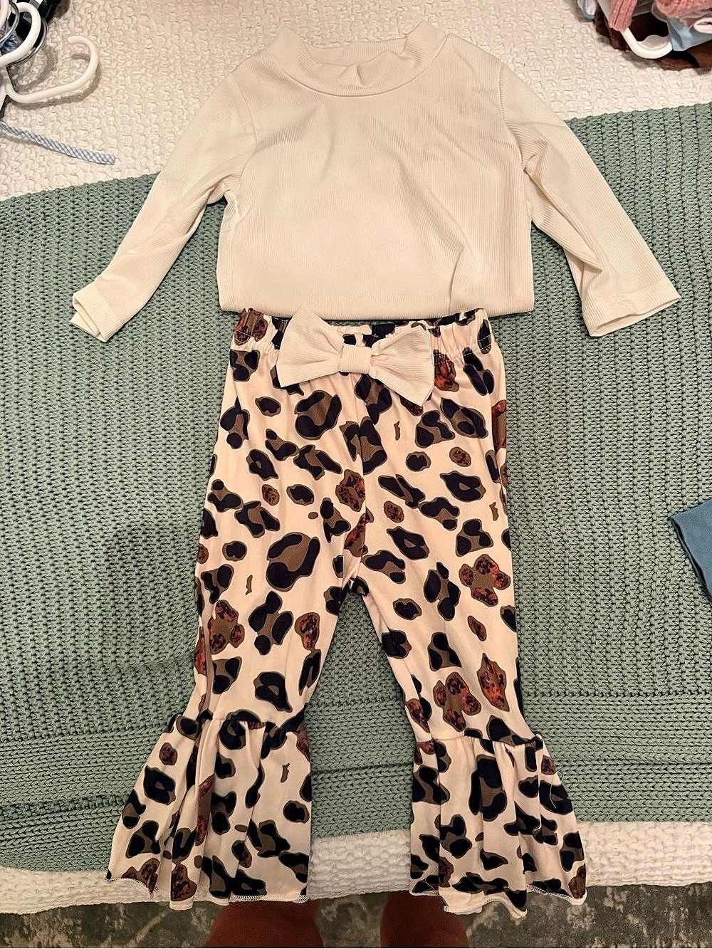 Baby Animal Print Set Size 6-9M Like New